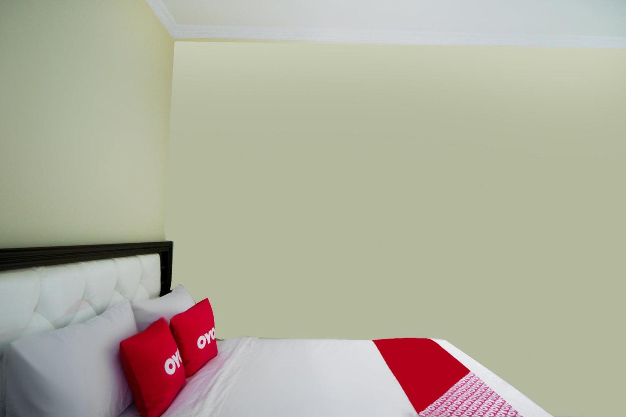 Super Oyo 3354 Homia Residence Mencil Экстерьер фото