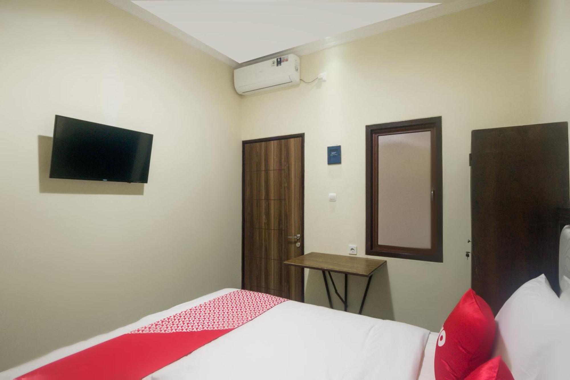 Super Oyo 3354 Homia Residence Mencil Экстерьер фото